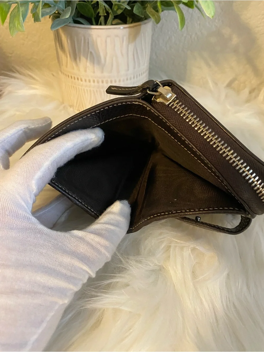 Gucci Brown/Beige Crystal Canvas GG Monogram Zip-Around Wallet - Picture 12 of 16